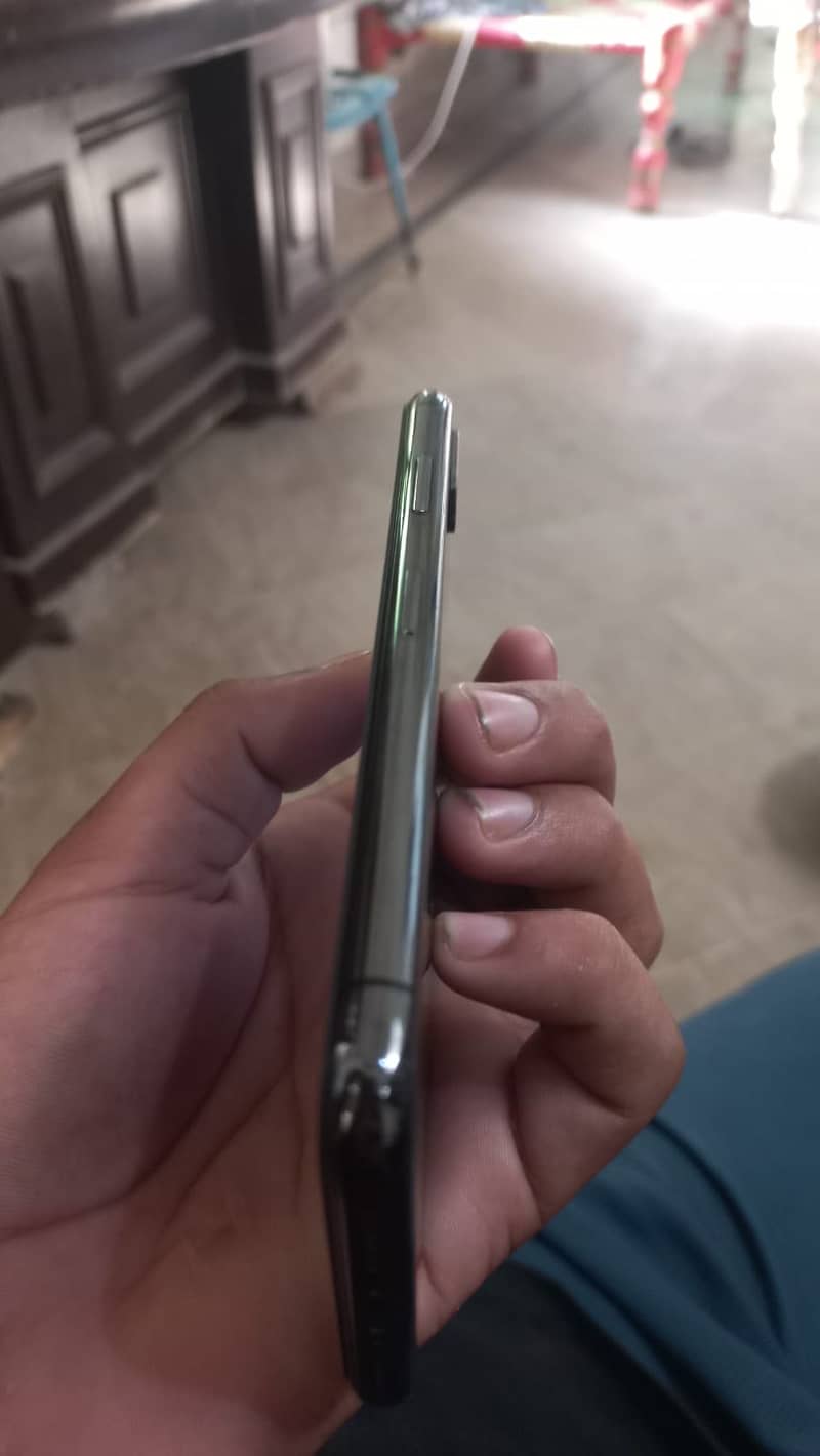 Apple iPhone X 2