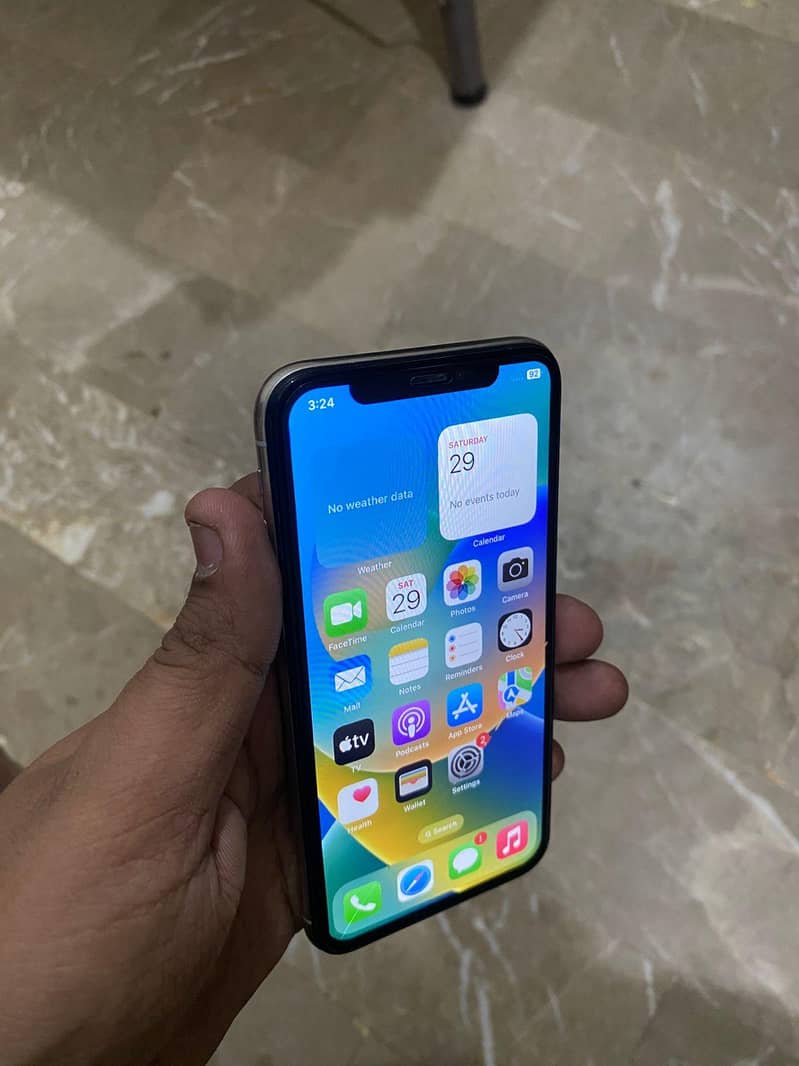 Apple iPhone X 3