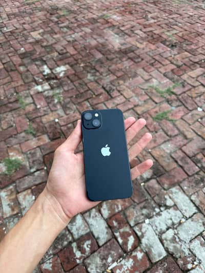 Apple iPhone 13