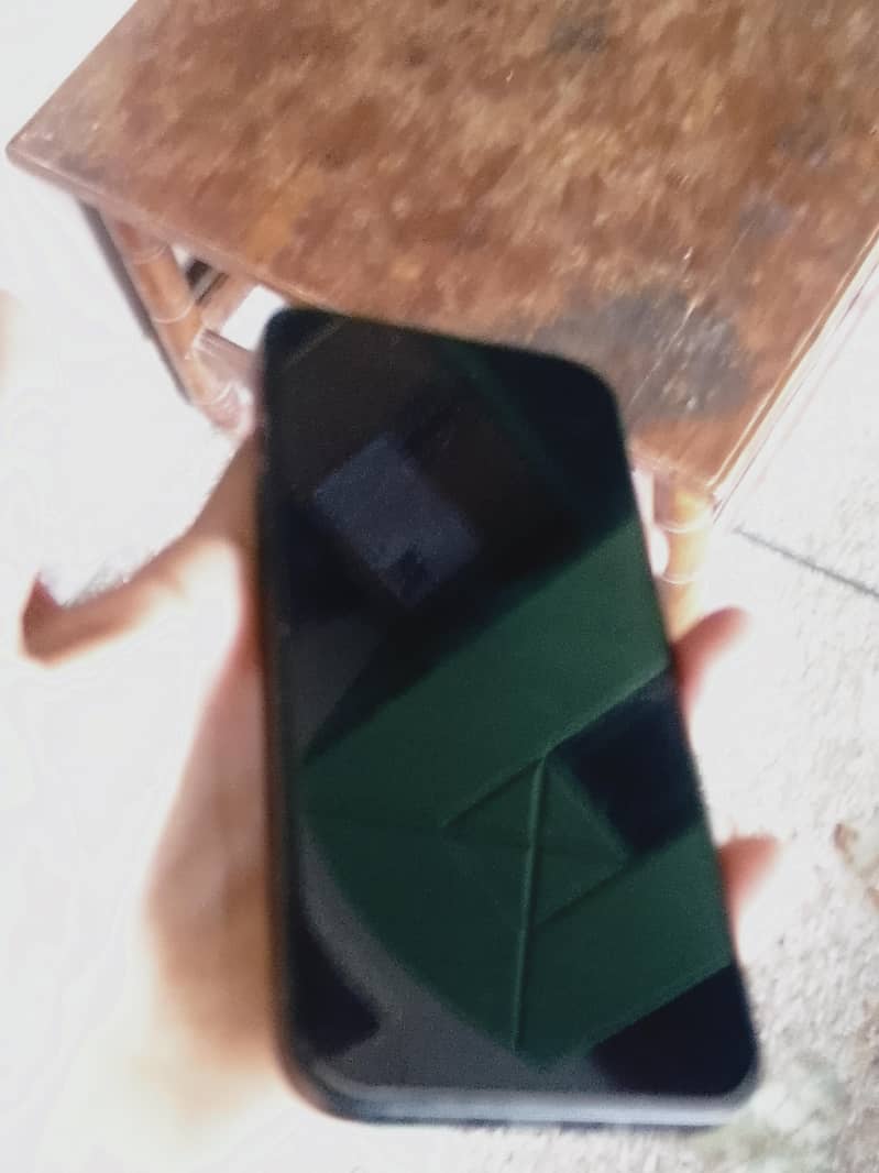 Apple iPhone 13 2