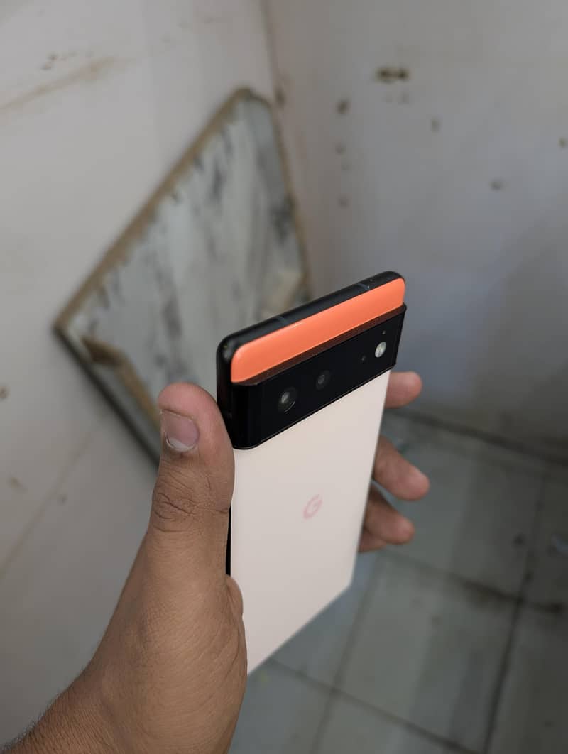 Google Pixel 6 4