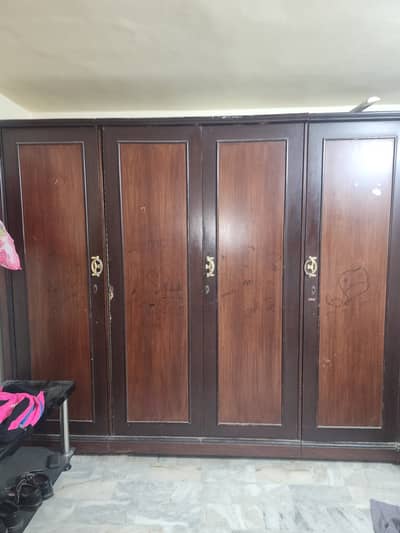 Old-Style Wooden Wardrobe & Dressing Table – Pure Solid Wood |