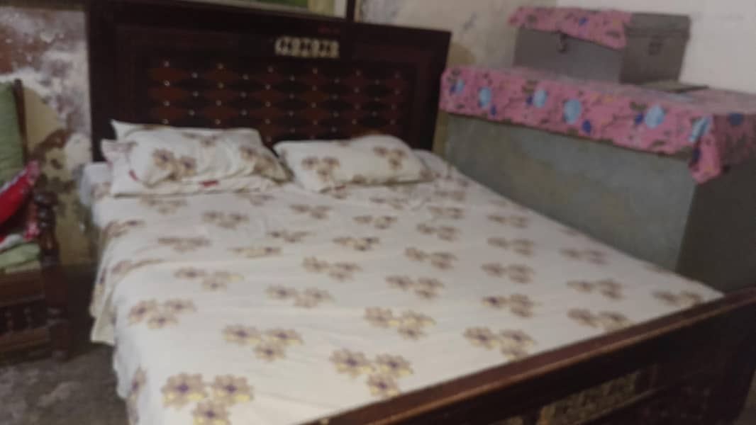Double bed 0