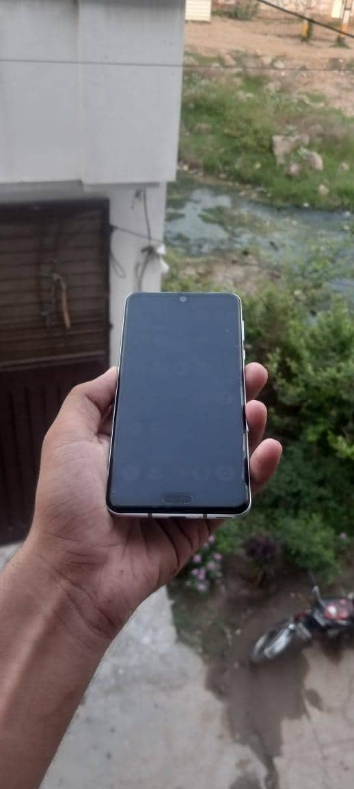 sharp aquos R3 3