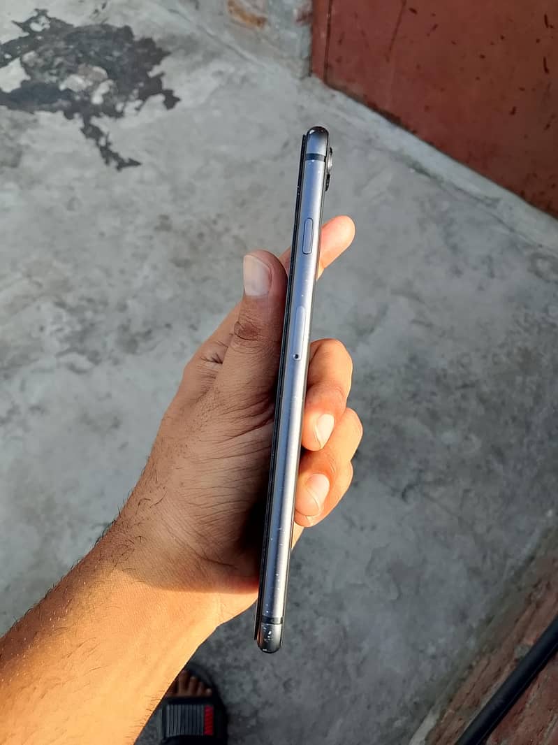 Apple iPhone 8 Plus 3