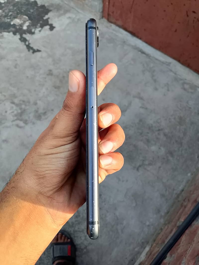 Apple iPhone 8 Plus 4