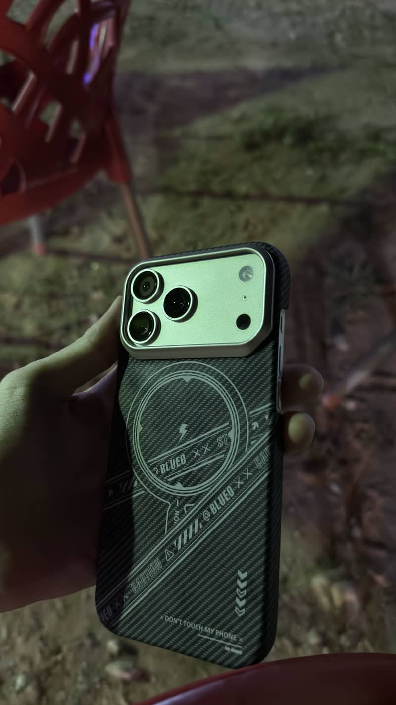 Apple iPhone 17 Pro Max 4