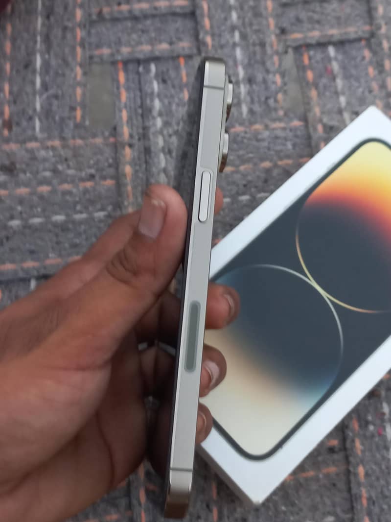 Apple iPhone 14 Pro Max 3