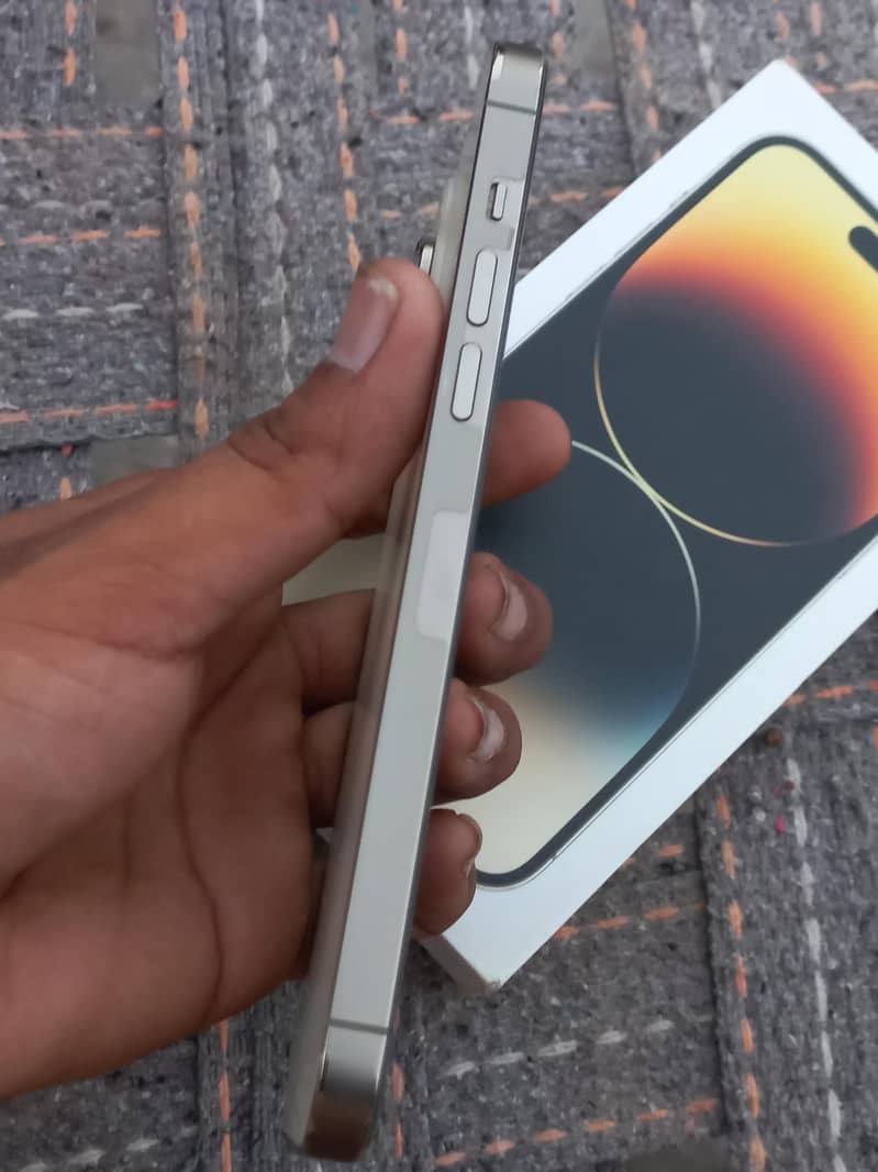 Apple iPhone 14 Pro Max 4