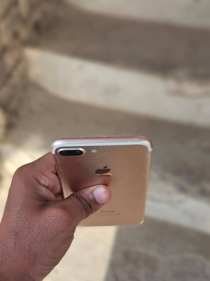 iPhone 7plus pta approved 2