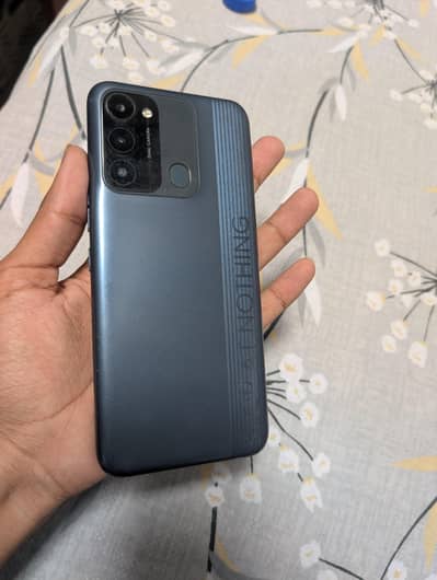 Tecno spark 8C 4/128 gb