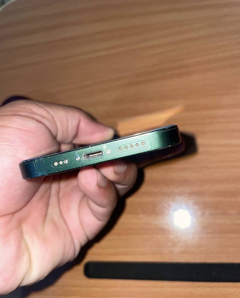 Apple iPhone 13 3