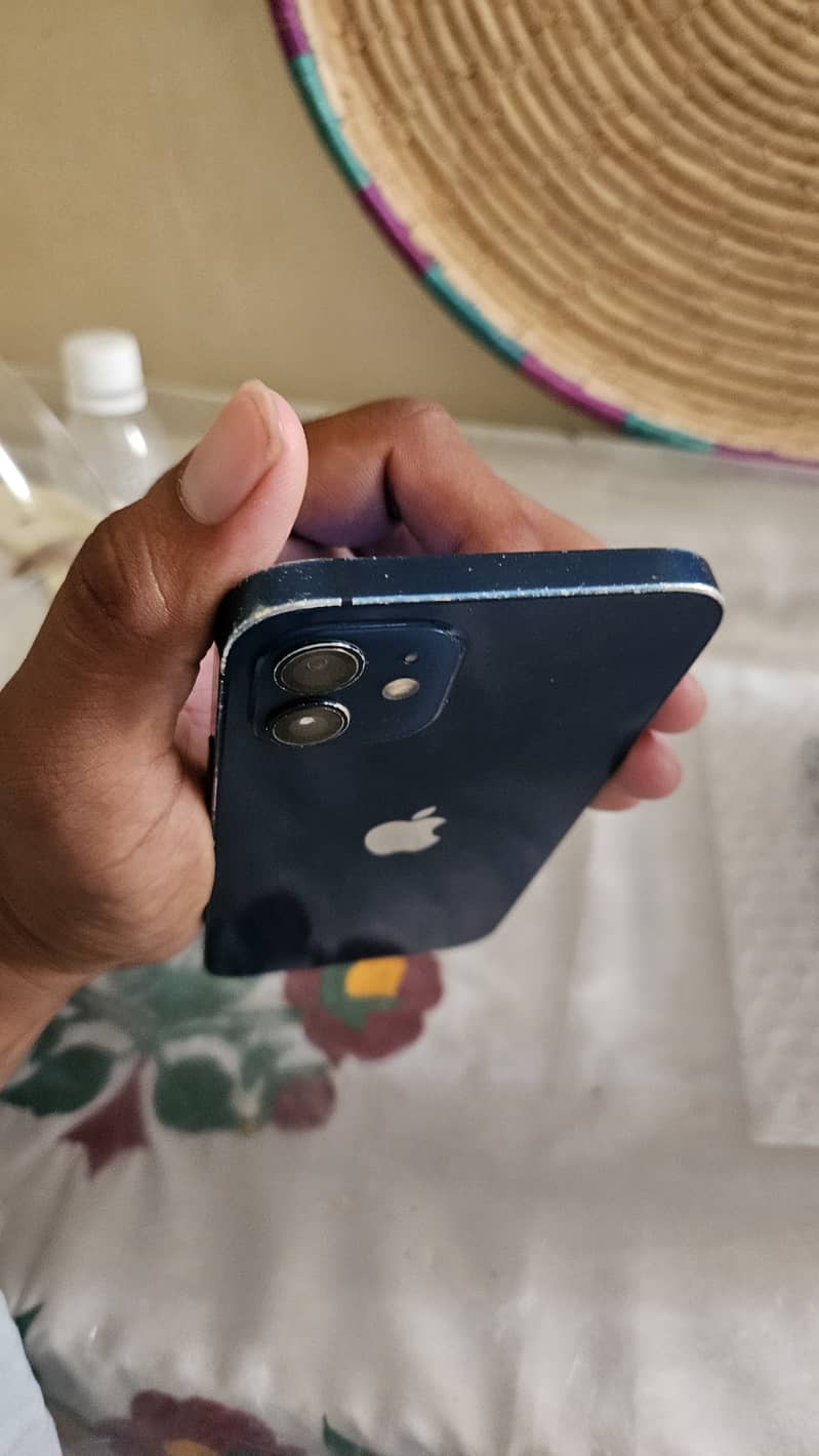 Apple iPhone 12 3