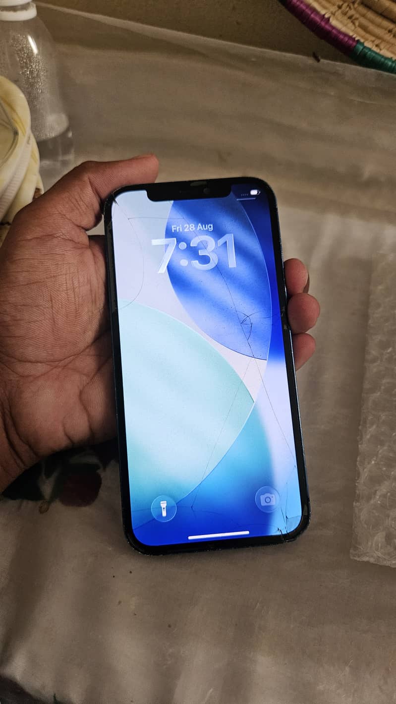 Apple iPhone 12 4