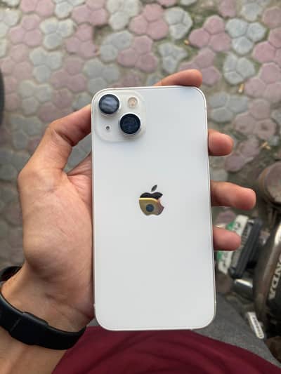 Apple iPhone 13