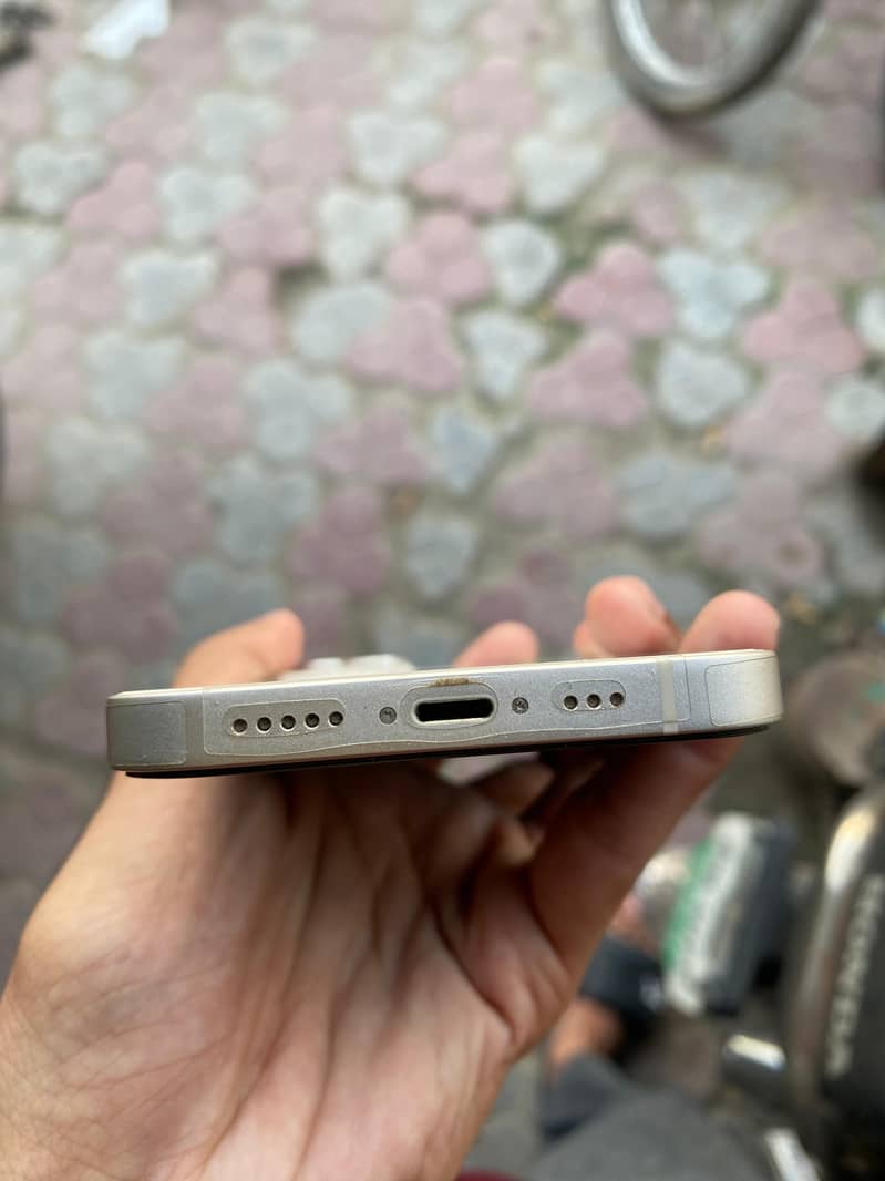 Apple iPhone 13 1