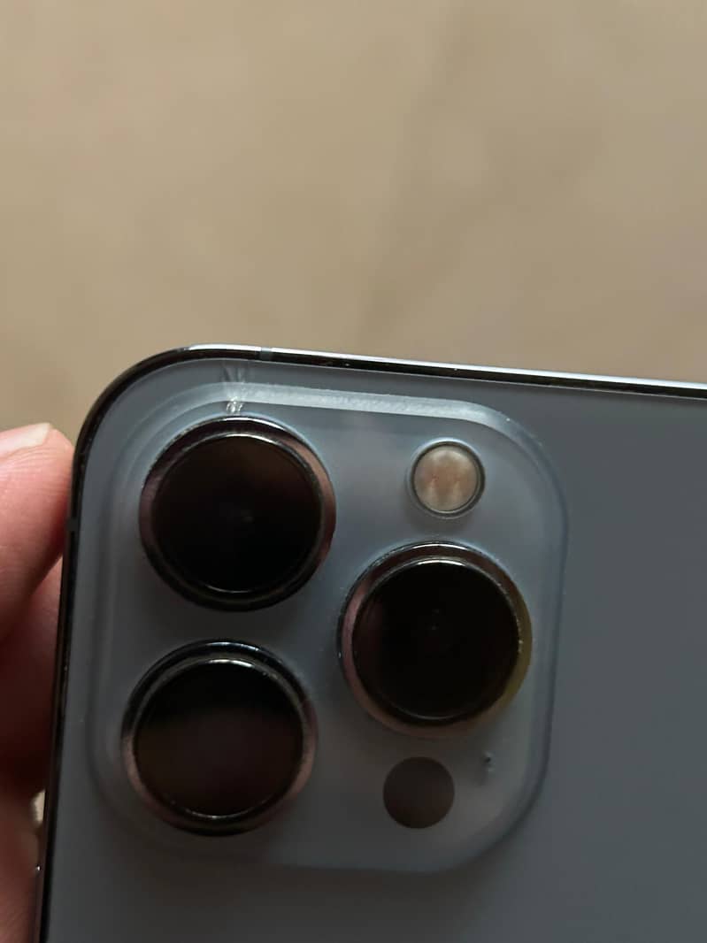 Apple iPhone 13 Pro 1