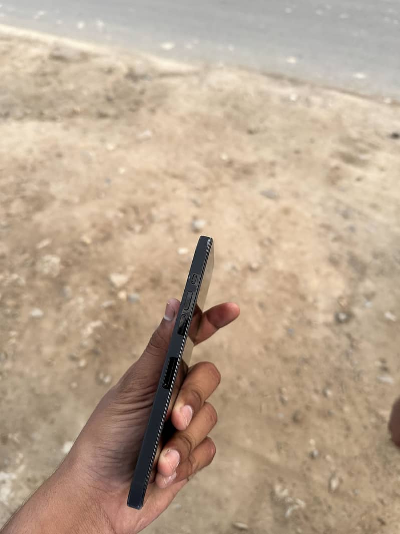 Apple iPhone 14 Pro Max 0