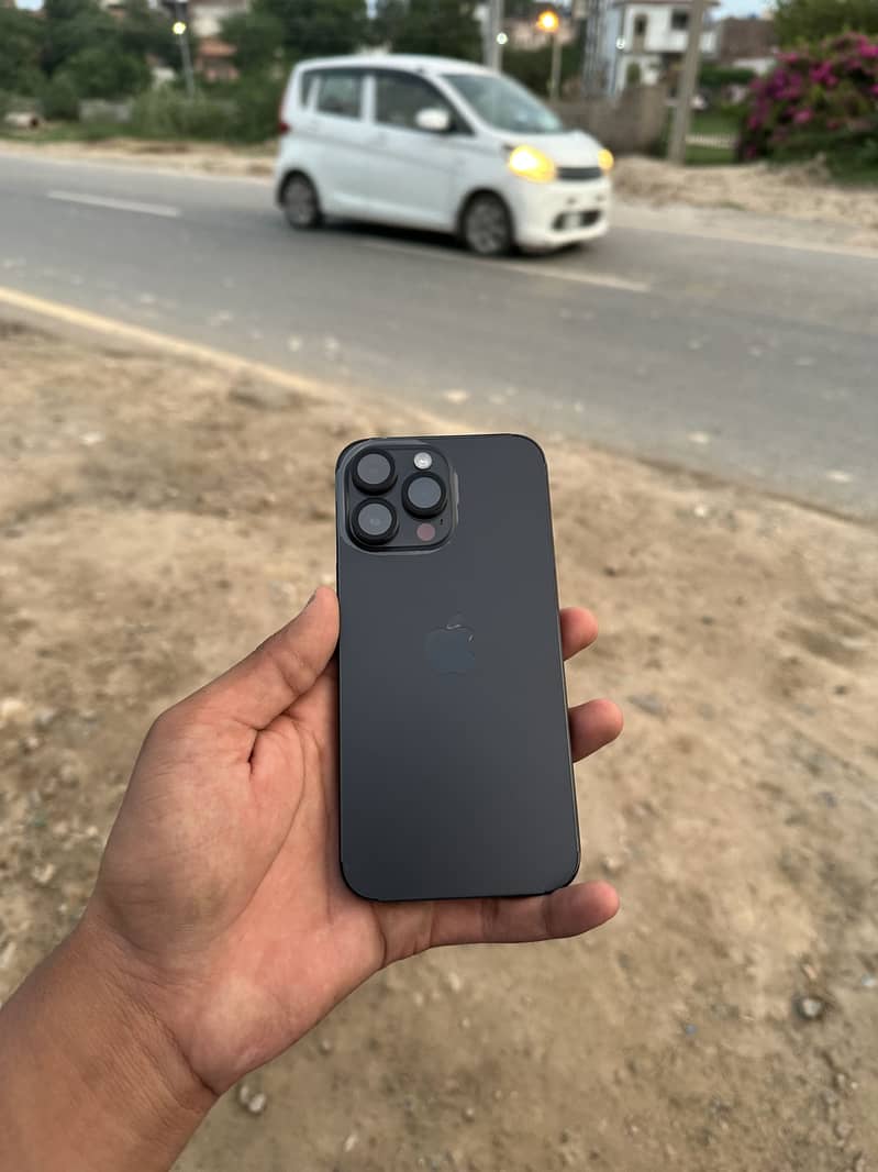 Apple iPhone 14 Pro Max 1