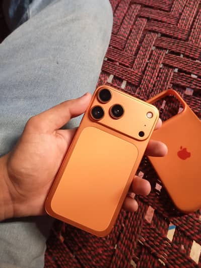 iPhone XR converted into 17 pro