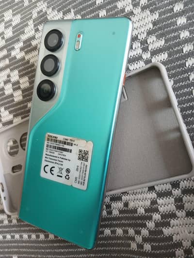 Tecno CAMON 40 Pro
