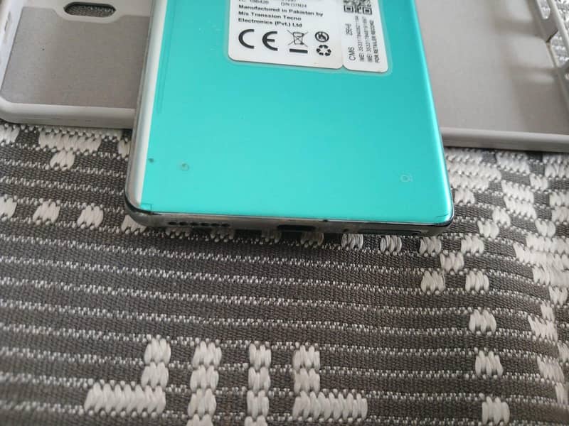 Tecno CAMON 40 Pro 1