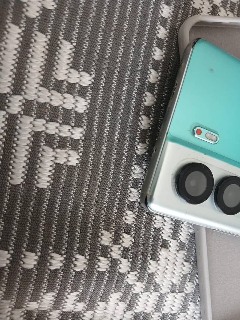 Tecno CAMON 40 Pro 2