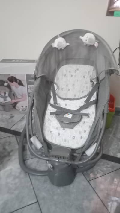 Mastela Electric Swing Delux Multi Function Bassinet