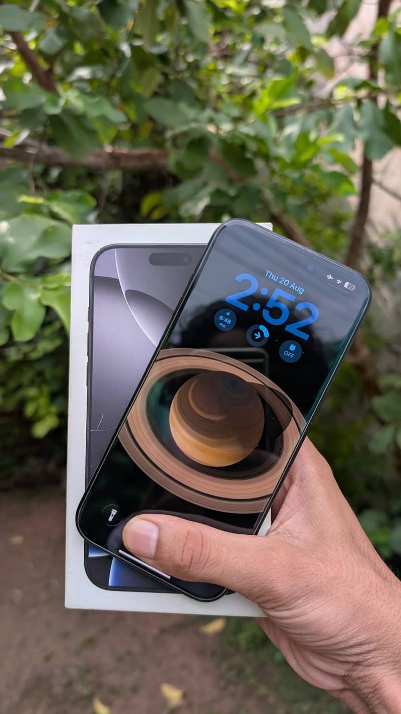 Apple iPhone 16 Pro Max 1