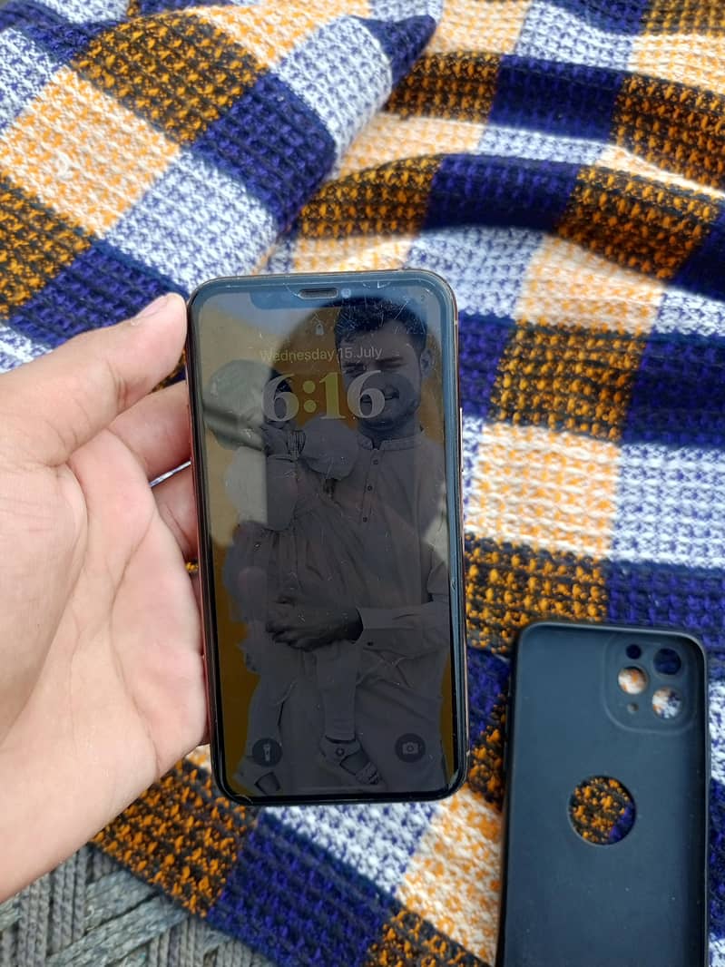 Apple iPhone 11 Pro 4