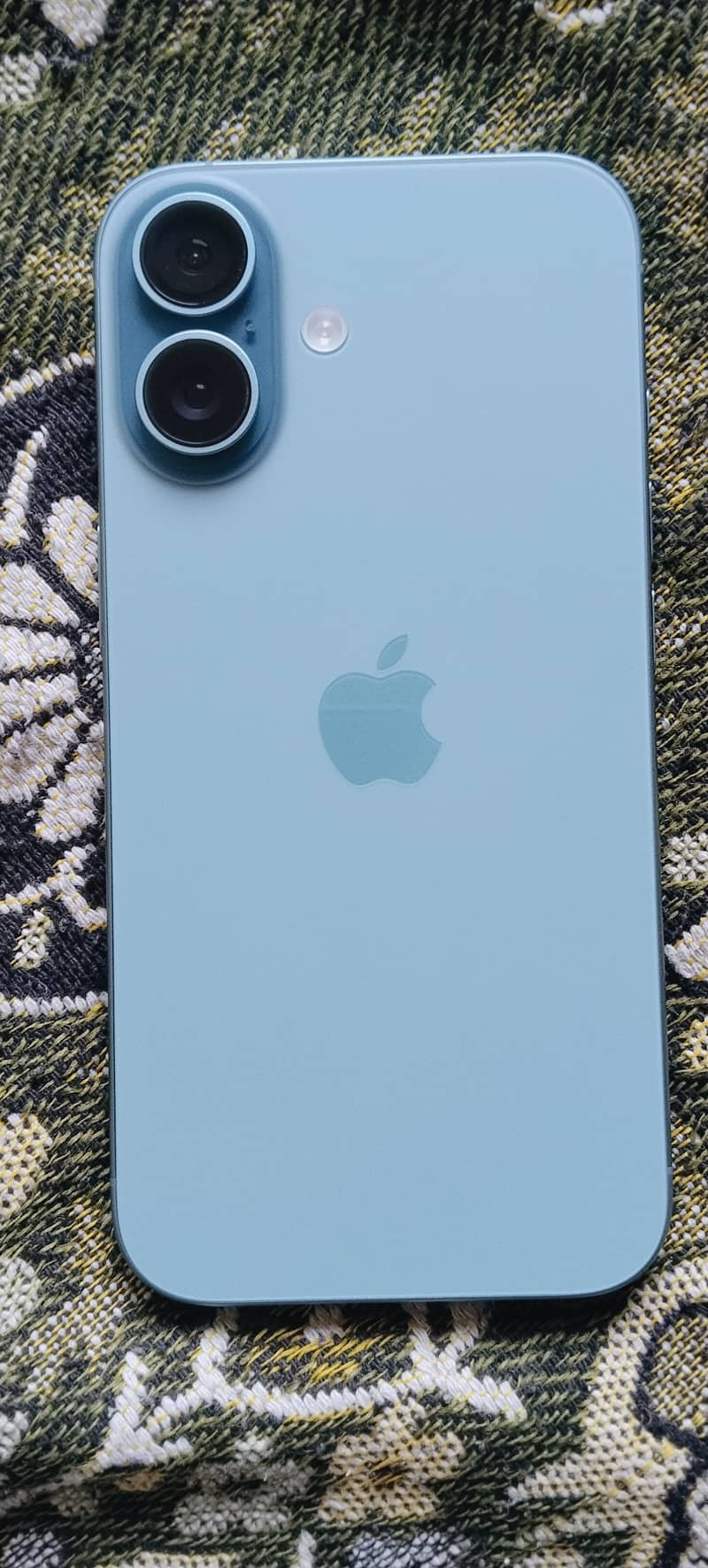 Apple iPhone 16 0