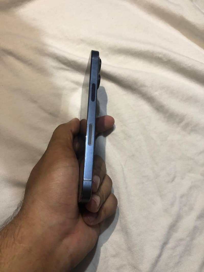Apple iPhone 13 Pro 2