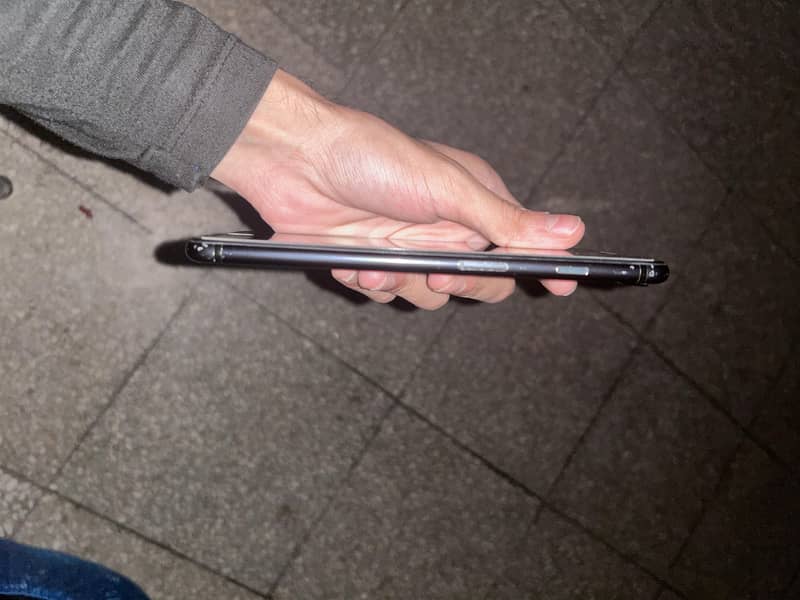 Apple iPhone 7 Plus 2