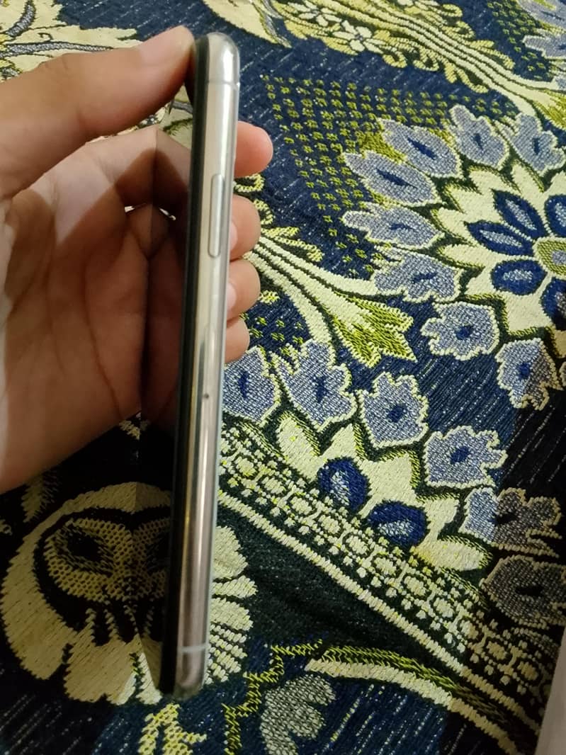 Apple iPhone X 1