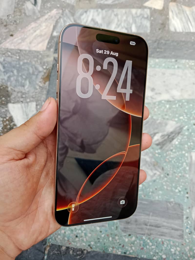 Apple iPhone 16 Pro Max 3