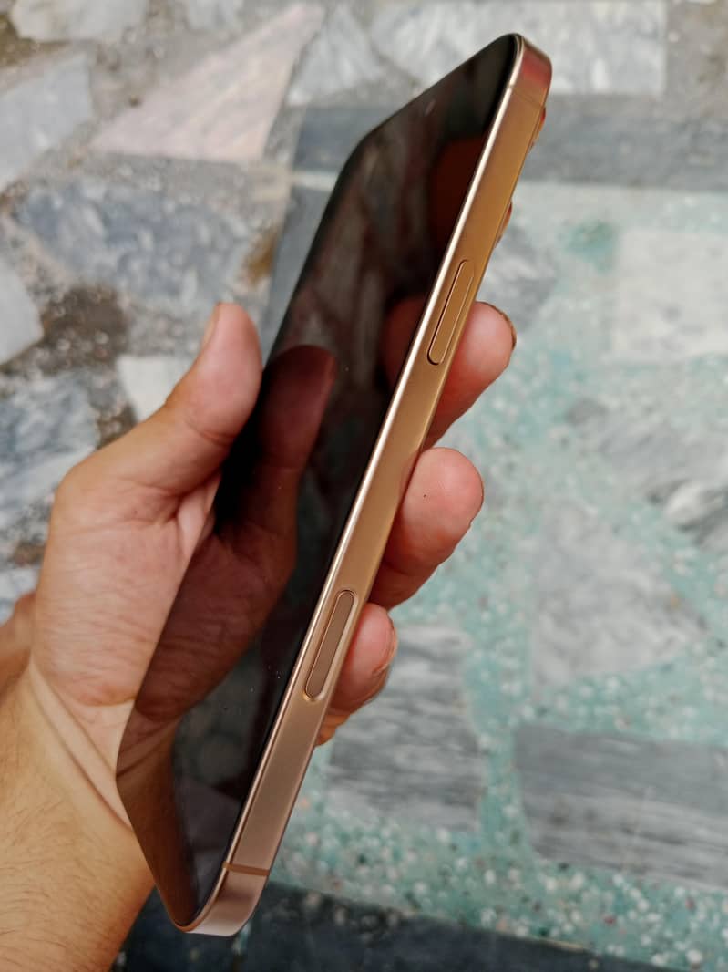 Apple iPhone 16 Pro Max 5