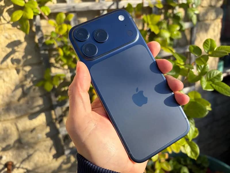 iPhone 17 pro max 1