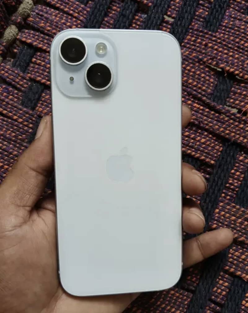 Apple iPhone 15 2