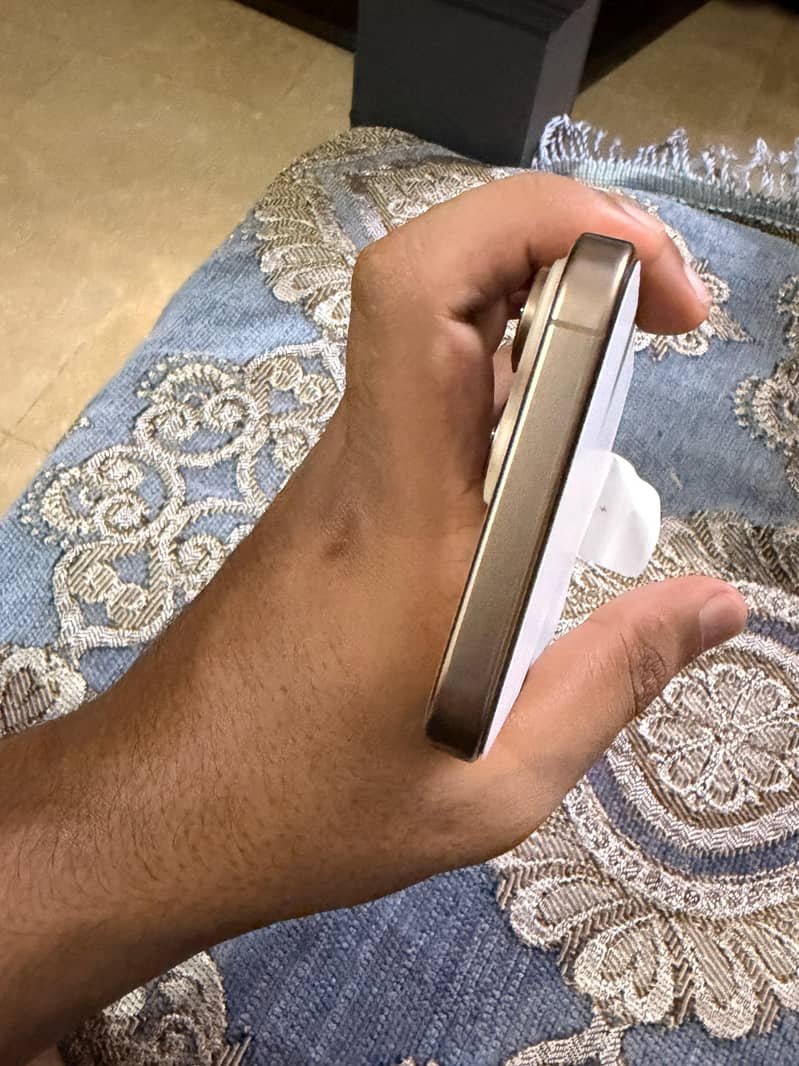 IPHONE 16 PRO MAX 3