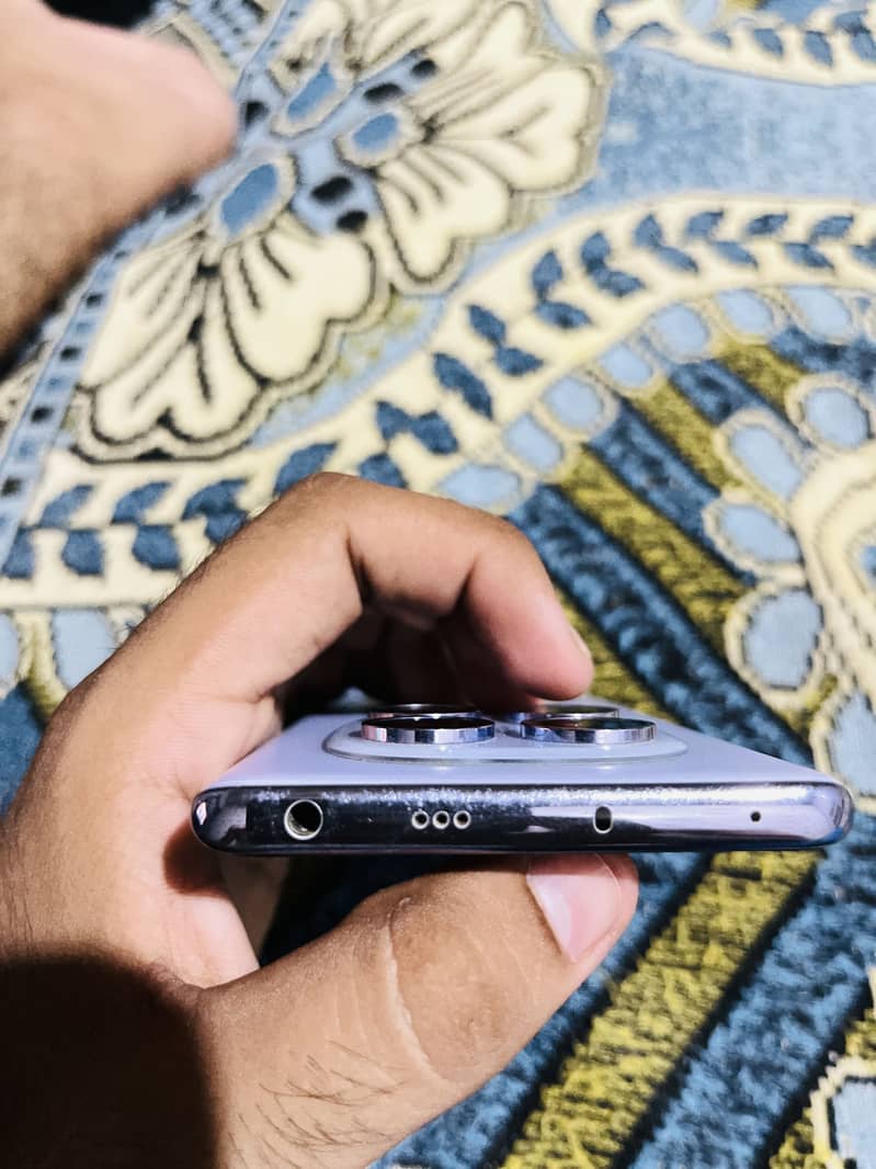 Xiaomi Redmi Note 14 Pro 3
