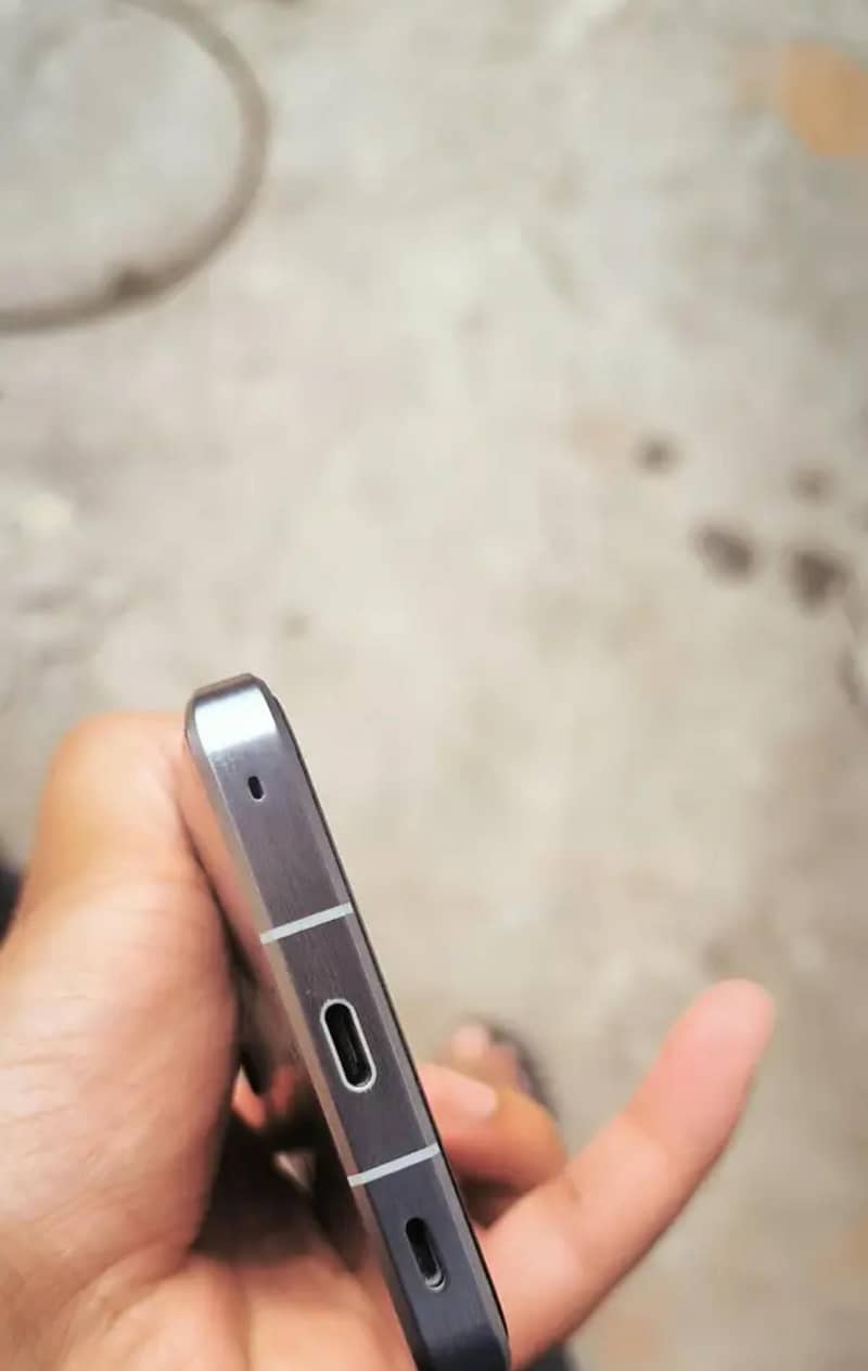 Sharp Aquos Sense7 1