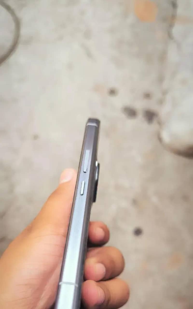Sharp Aquos Sense7 2