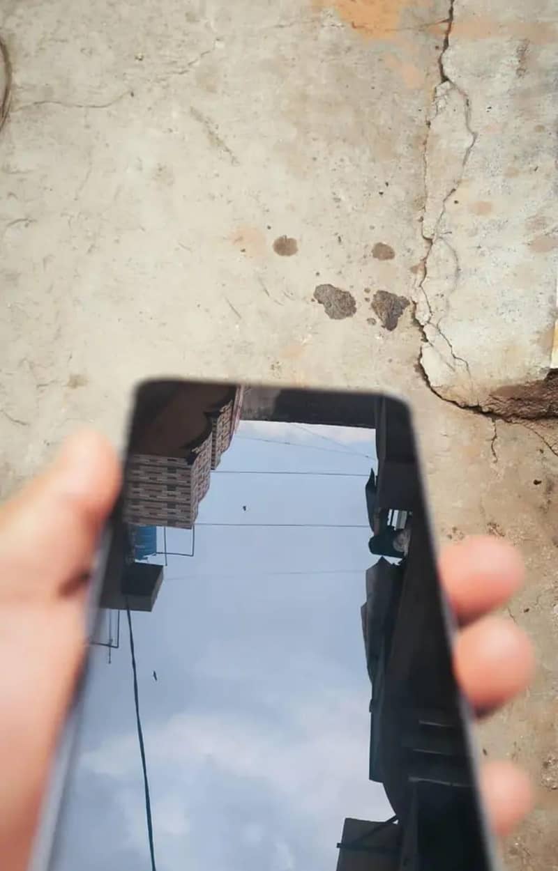 Sharp Aquos Sense7 4