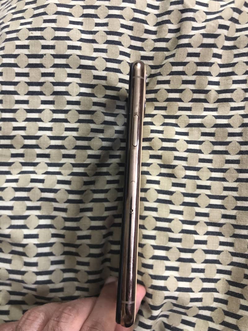 Apple iPhone 11 Pro 2