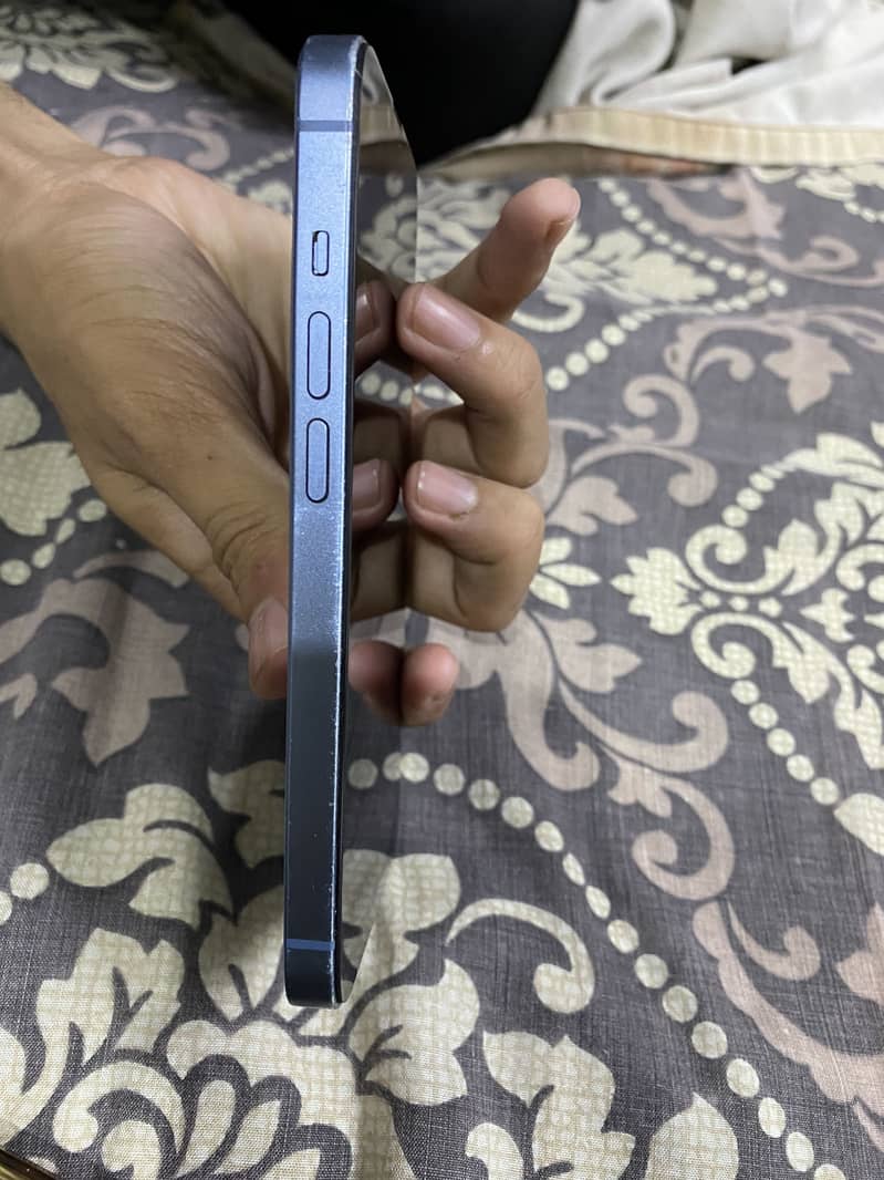 Apple iPhone 14 1