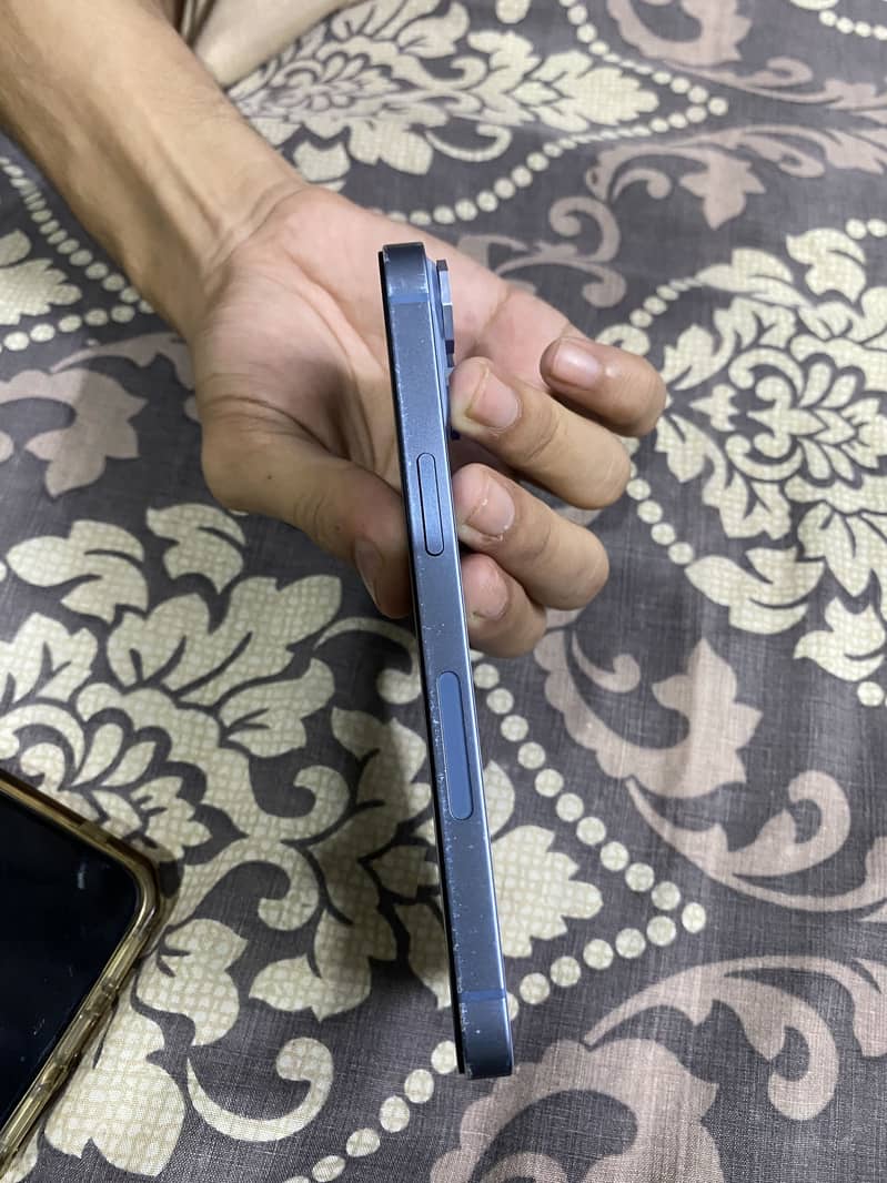 Apple iPhone 14 2