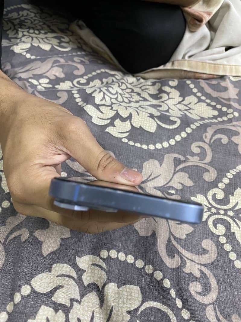 Apple iPhone 14 6