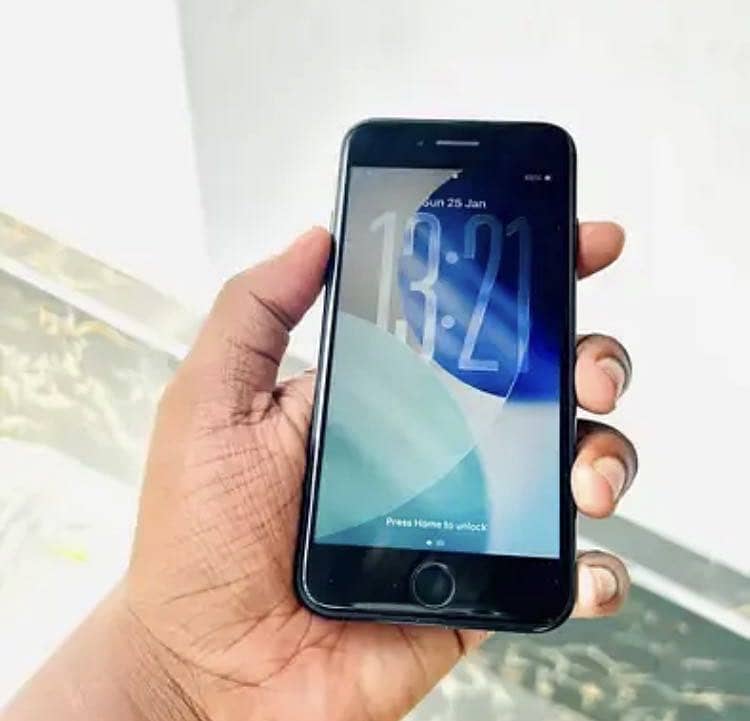 Apple iPhone SE 0