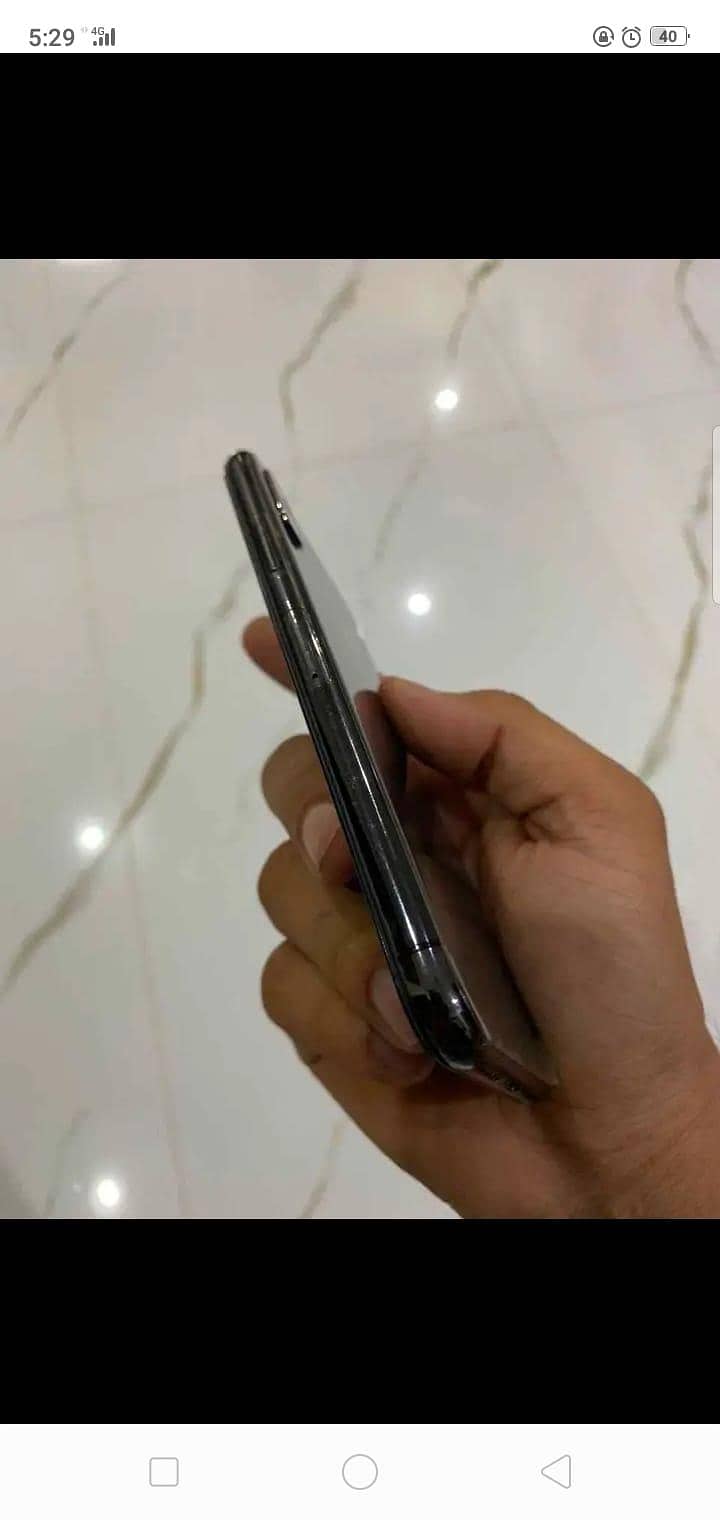 Apple iPhone X 4