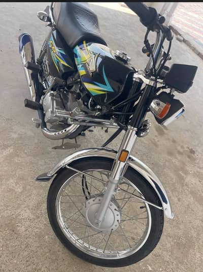 HONDA 125 (Total Geniune) 2500km Driven